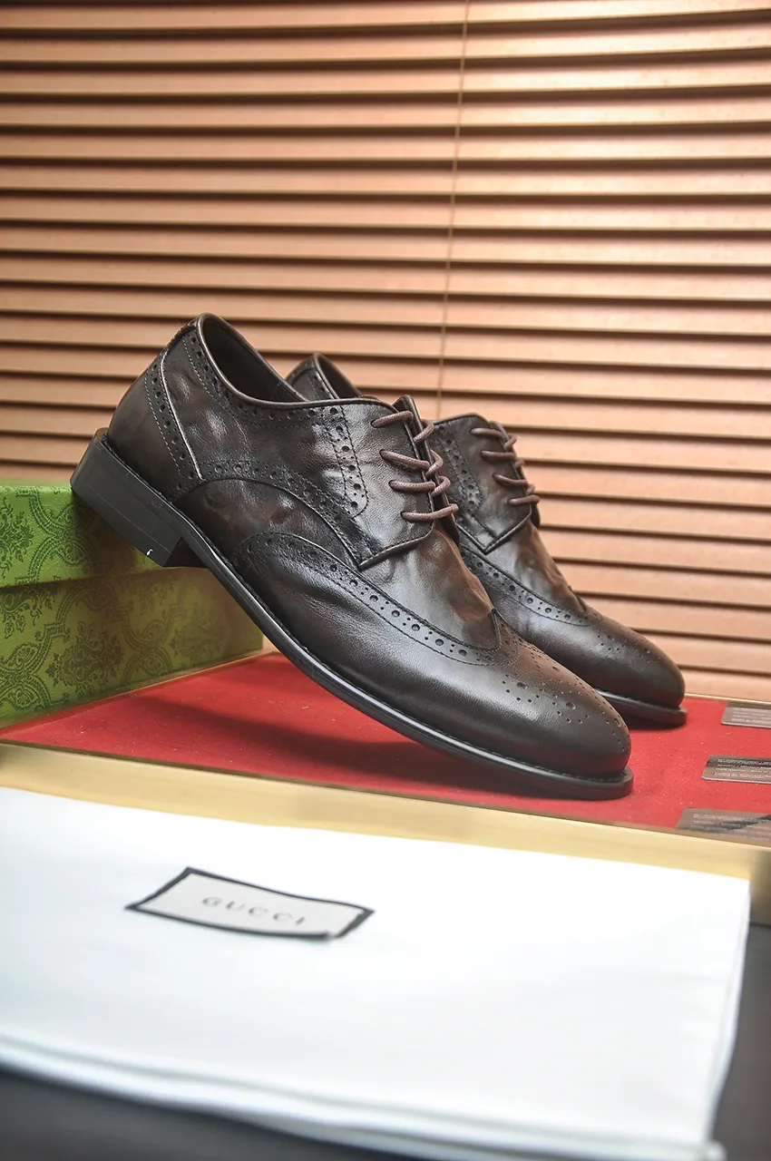 Men's shoes 💰580💶 Brand: GUCCI (Gucci) Standard code: Men's code 38/44 (45 can be customized) Grade: Same as the official website Original quality Material: Original cowhide Water-dyed cowhide lining Original rubber outsole Style category: Men's fashionable casual leather shoes Distinguished big-name luxury elements Top luxury Color: Actual picture